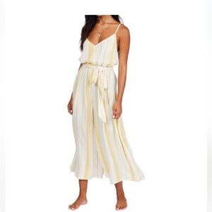 Billabong
Size M Jumpsuit
